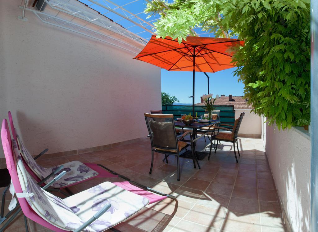 Apartments Beautiful Sandy Beach Split Exteriör bild