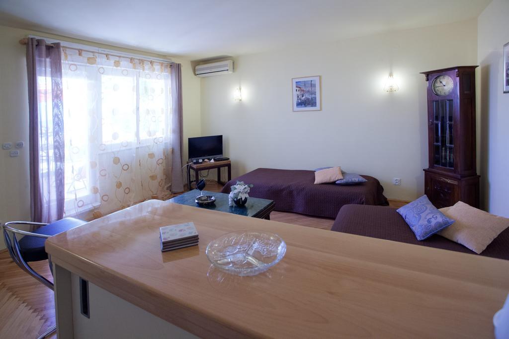 Apartments Beautiful Sandy Beach Split Exteriör bild
